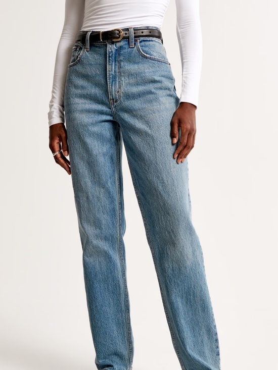 Abercrombie & Fitch Denim - Abercrombie & Fitch The 90’s Straight Ultra High Rise jean